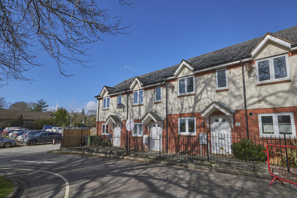 2 bed Mid Terraced House for rent in Exeter. From Southgate Estates - Exeter