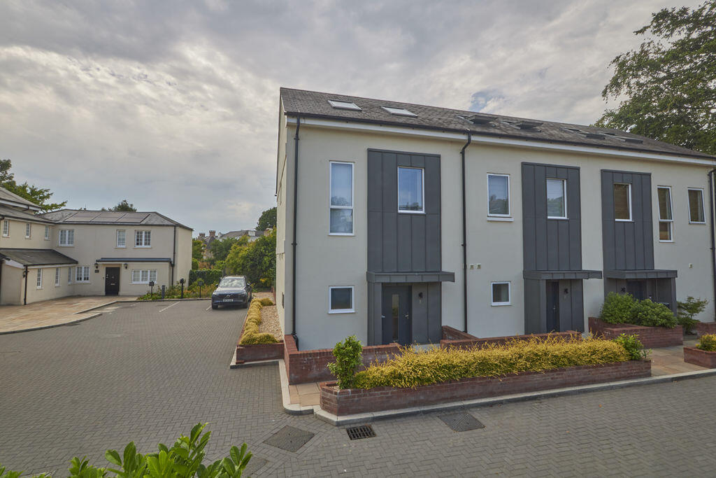 3 bed Mid Terraced House for rent in Shillingford Abbot. From Southgate Estates - Exeter 3 bed Mid Terraced House for rent in Shillingford Abbot. From Southgate Estates - Exeter