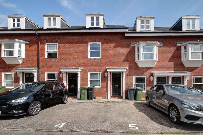 4 bed Mid Terraced House for rent in Exeter. From Southgate Estates - Exeter