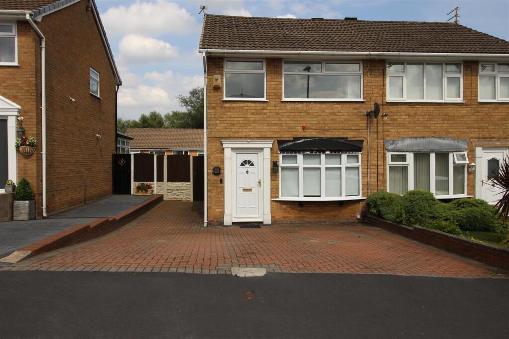 3 bed Semi Detached for rent in Pewfall. From Stapleton Derby - St Helens 3 bed Semi Detached for rent in Pewfall. From Stapleton Derby - St Helens