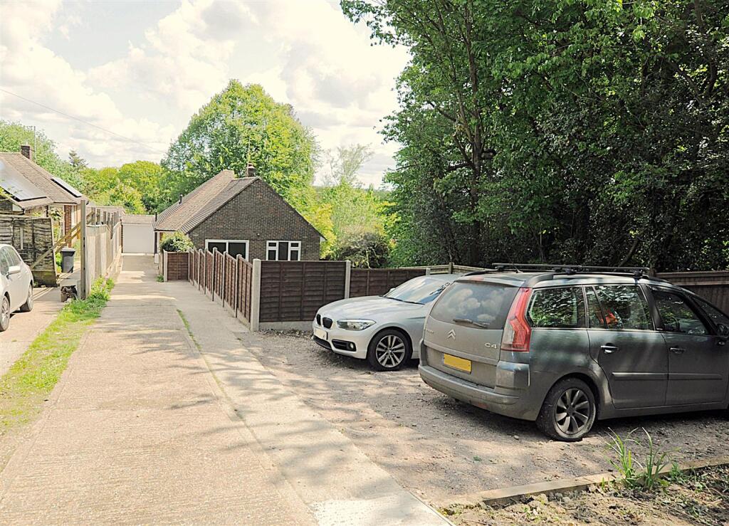 2 bed Detached bungalow for rent in Heathfield. From Stevens & Carter - Hailsham