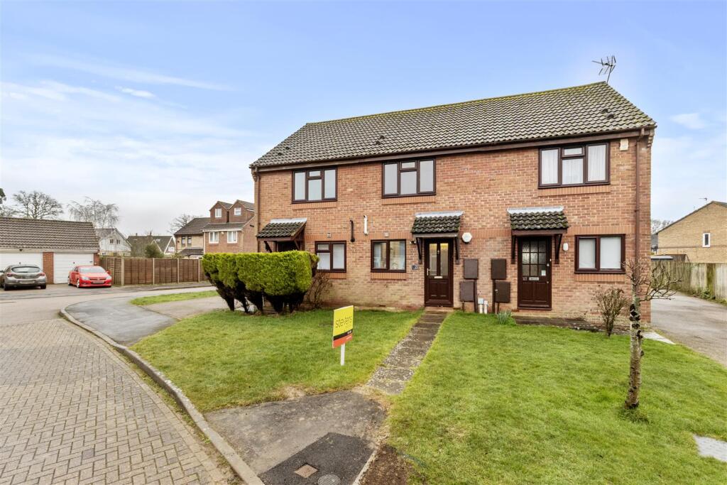 2 bed Mid Terraced House for rent in Hailsham. From Stevens & Carter - Hailsham