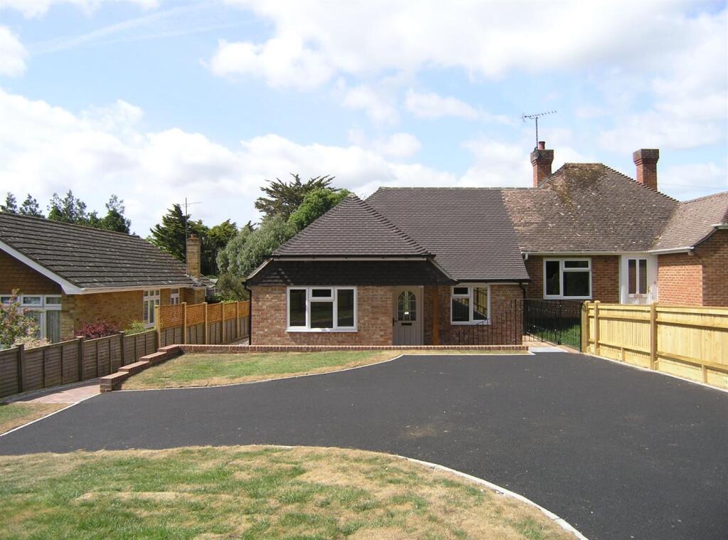 2 bed Semi-detached bungalow for rent in Hailsham. From Stevens & Carter - Hailsham