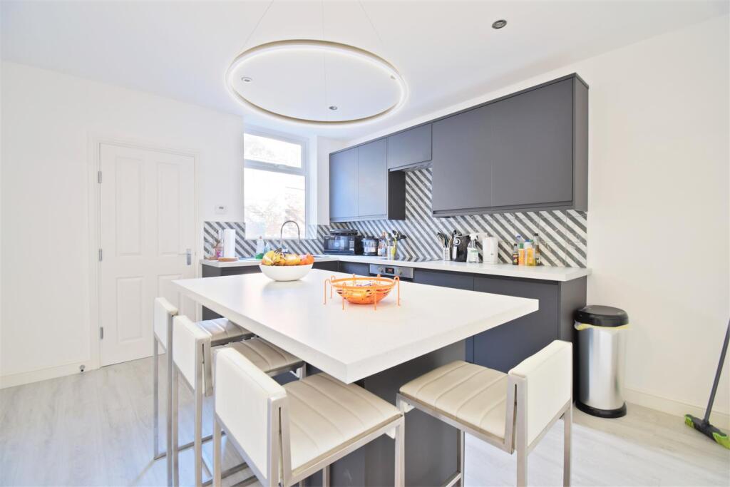 4 bed Mid Terraced House for rent in Sheffield. From The Lettings Boutique - Sheffield 4 bed Mid Terraced House for rent in Sheffield. From The Lettings Boutique - Sheffield
