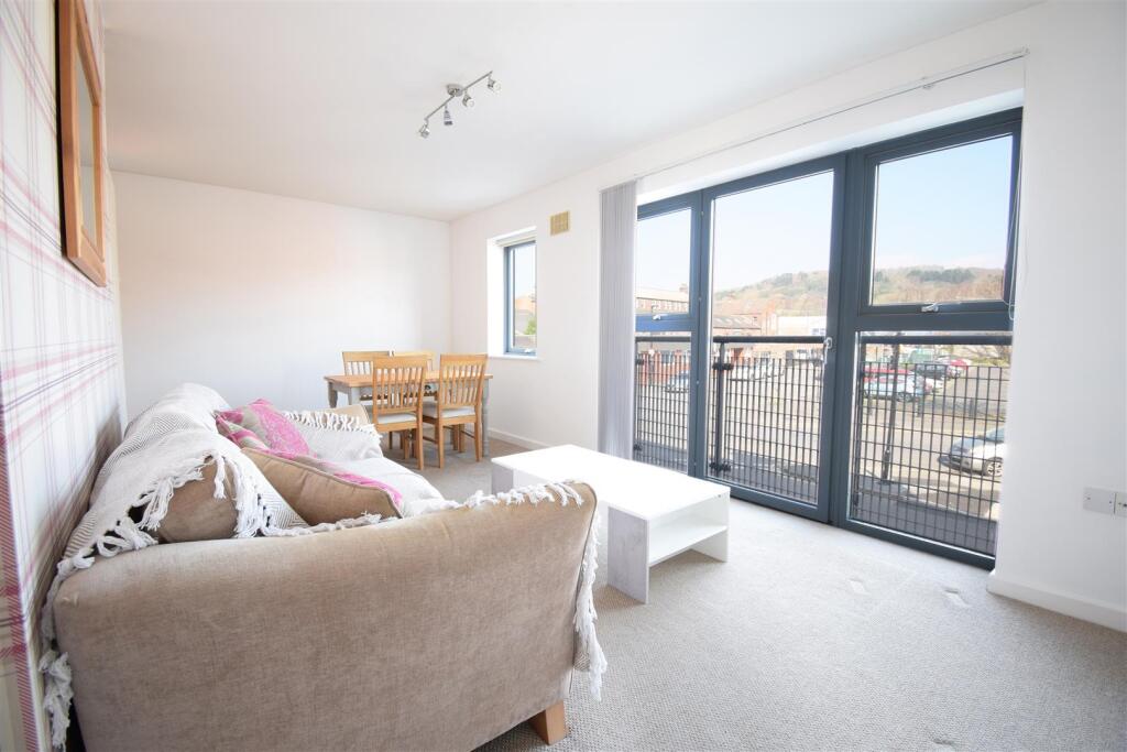 2 bed 1st Floor Flat for rent in Sheffield. From The Lettings Boutique - Sheffield