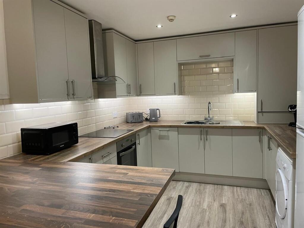 6 bed Detached for rent in Sheffield. From The Lettings Boutique - Sheffield