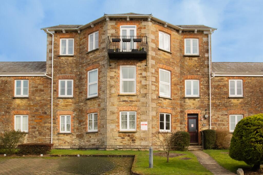 2 bed 1st Floor Flat for rent in Bodmin. From The Property Shop - Bodmin