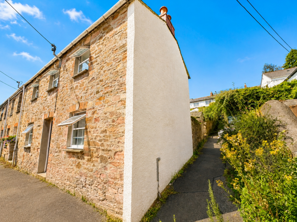 3 bed Semi Detached for rent in Lostwithiel. From The Property Shop - Bodmin 3 bed Semi Detached for rent in Lostwithiel. From The Property Shop - Bodmin