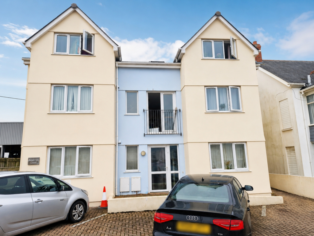 1 bed 1st Floor Flat for rent in Newquay. From The Property Shop - Bodmin 1 bed 1st Floor Flat for rent in Newquay. From The Property Shop - Bodmin