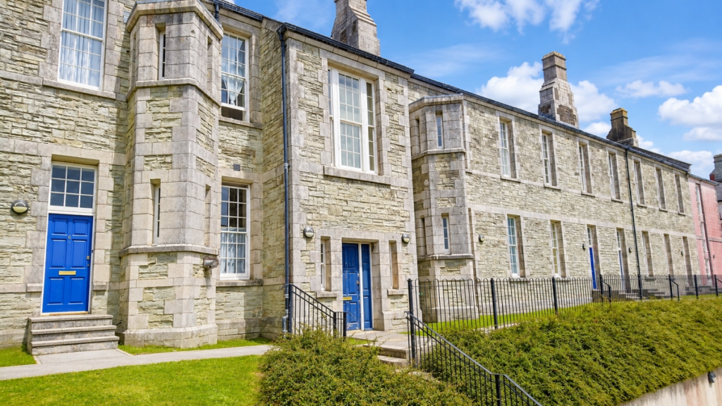 2 bed Mid Terraced House for rent in Bodmin. From The Property Shop - Bodmin 2 bed Mid Terraced House for rent in Bodmin. From The Property Shop - Bodmin