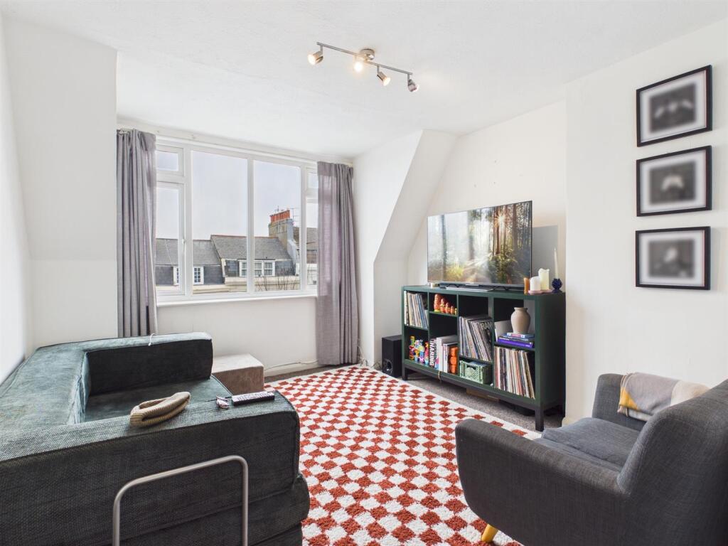 1 bed 1st Floor Flat for rent in Ovingdean. From The Property Shop - Brighton