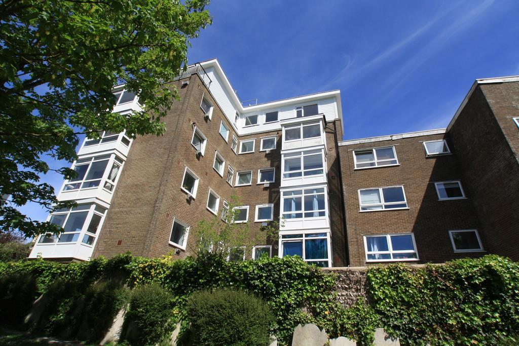 4 bed 1st Floor Flat for rent in Brighton and Hove. From The Property Shop - Brighton 4 bed 1st Floor Flat for rent in Brighton and Hove. From The Property Shop - Brighton