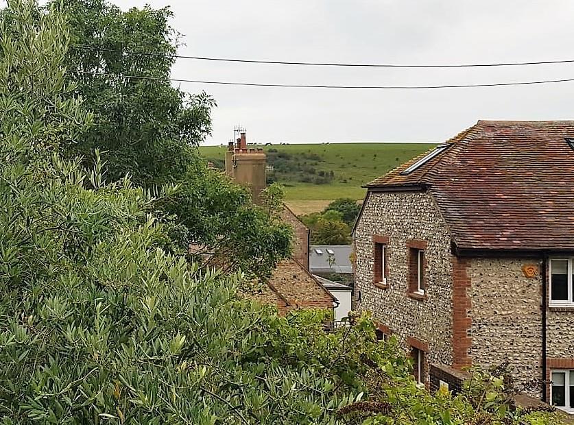 2 bed Detached for rent in Ovingdean. From The Property Shop - Brighton 2 bed Detached for rent in Ovingdean. From The Property Shop - Brighton
