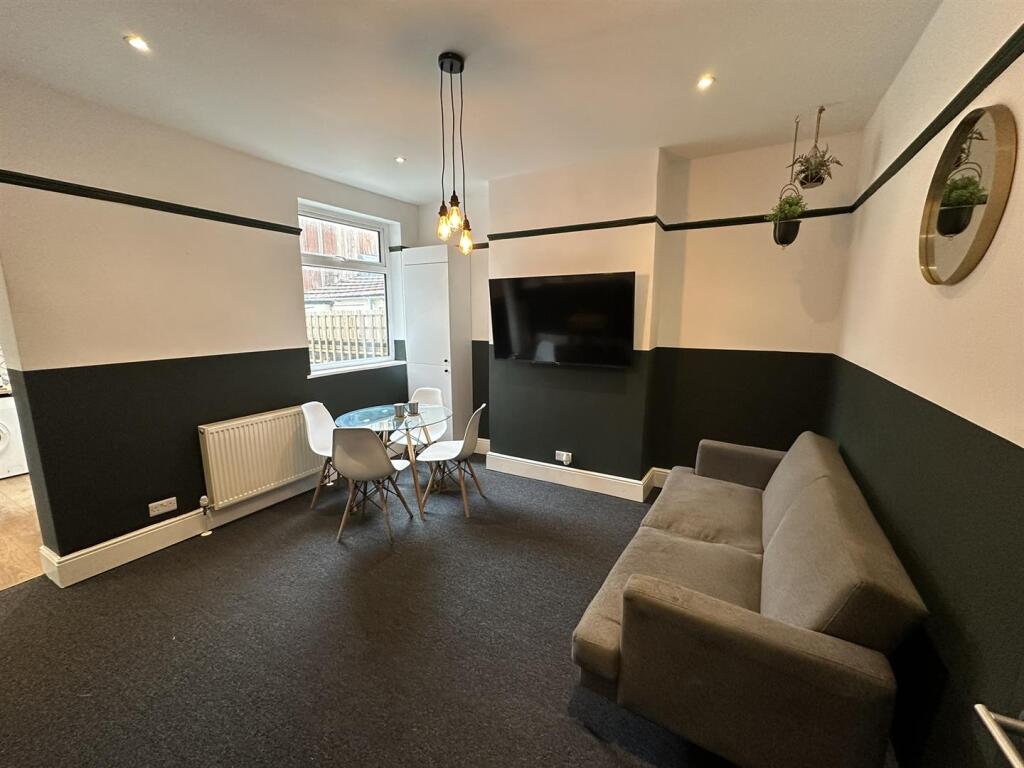 6 bed Detached for rent in Bristol. From Front Door Lettings Ltd - Bristol 6 bed Detached for rent in Bristol. From Front Door Lettings Ltd - Bristol