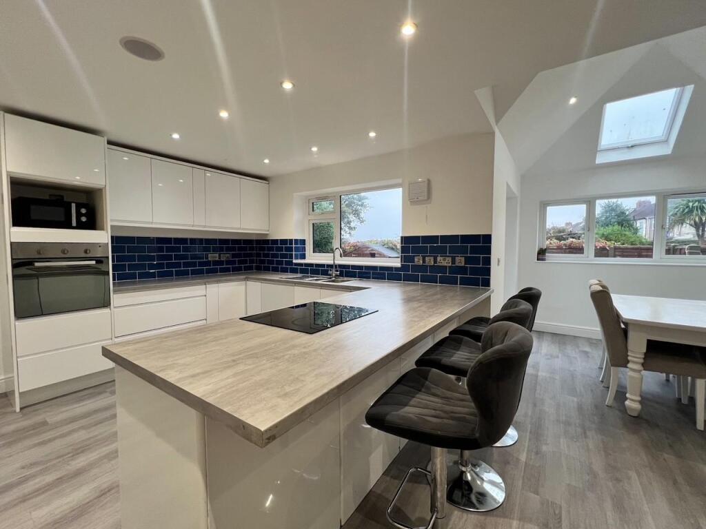 6 bed Detached for rent in Bristol. From Front Door Lettings Ltd - Bristol 6 bed Detached for rent in Bristol. From Front Door Lettings Ltd - Bristol