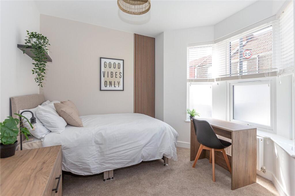 1 bed Mid Terraced House for rent in Hillfields. From Front Door Lettings Ltd - Bristol 1 bed Mid Terraced House for rent in Hillfields. From Front Door Lettings Ltd - Bristol