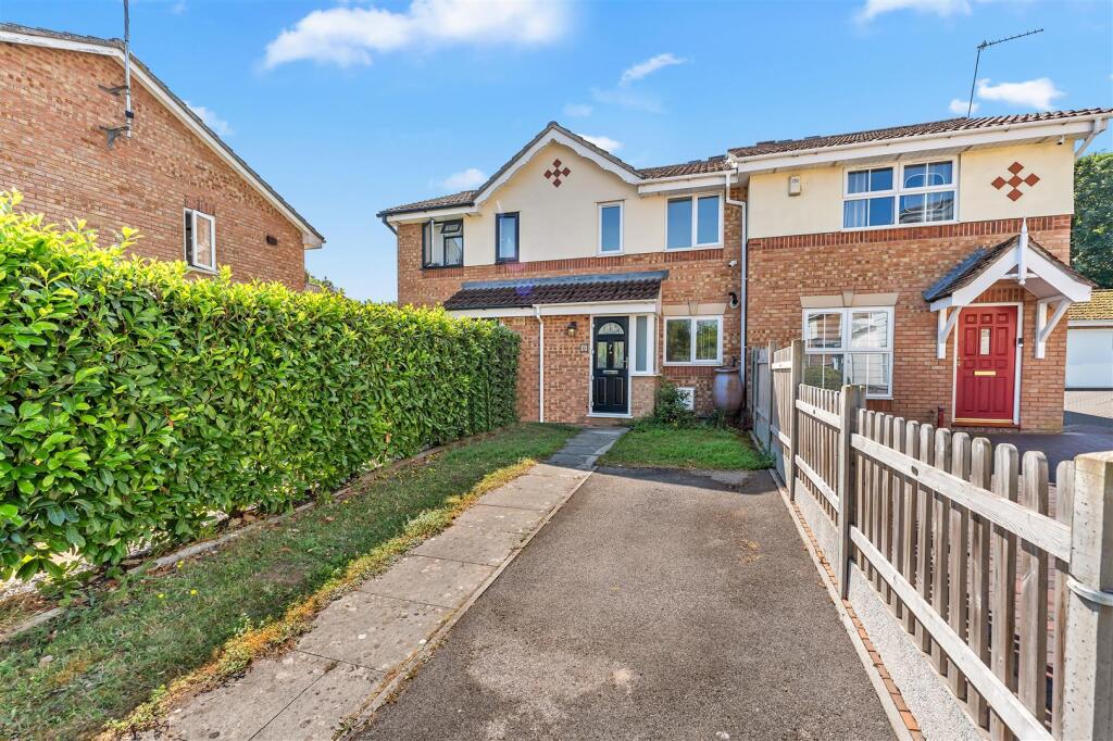 2 bed Mid Terraced House for rent in Whiteway. From Front Door Lettings Ltd - Bristol 2 bed Mid Terraced House for rent in Whiteway. From Front Door Lettings Ltd - Bristol