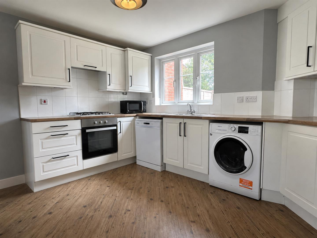 4 bed Detached for rent in Cribbs Causeway. From Front Door Lettings Ltd - Bristol 4 bed Detached for rent in Cribbs Causeway. From Front Door Lettings Ltd - Bristol