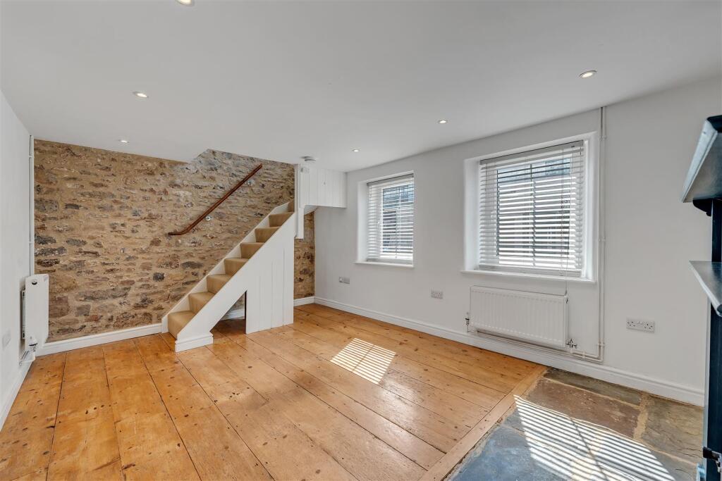 2 bed Semi Detached for rent in Bristol. From Front Door Lettings Ltd - Bristol 2 bed Semi Detached for rent in Bristol. From Front Door Lettings Ltd - Bristol