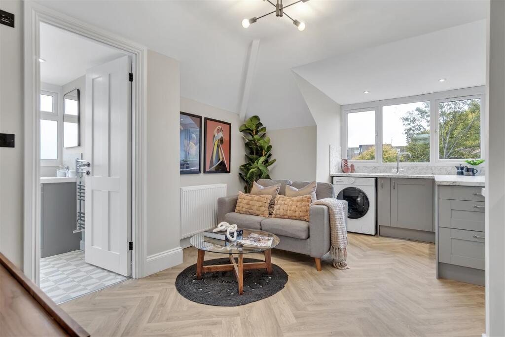 1 bed 1st Floor Flat for rent in Hillfields. From Front Door Lettings Ltd - Bristol 1 bed 1st Floor Flat for rent in Hillfields. From Front Door Lettings Ltd - Bristol