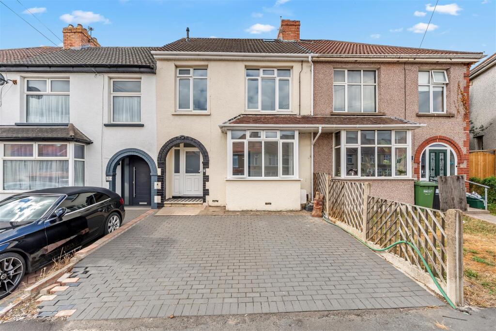 8 bed Mid Terraced House for rent in Bristol. From Front Door Lettings Ltd - Bristol 8 bed Mid Terraced House for rent in Bristol. From Front Door Lettings Ltd - Bristol