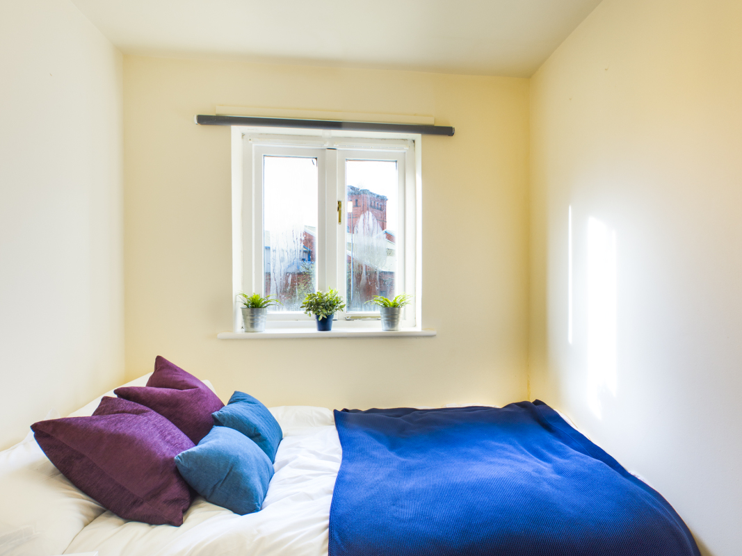 2 bed Mid Terraced House for rent in Salford. From Student Cribs 2 bed Mid Terraced House for rent in Salford. From Student Cribs