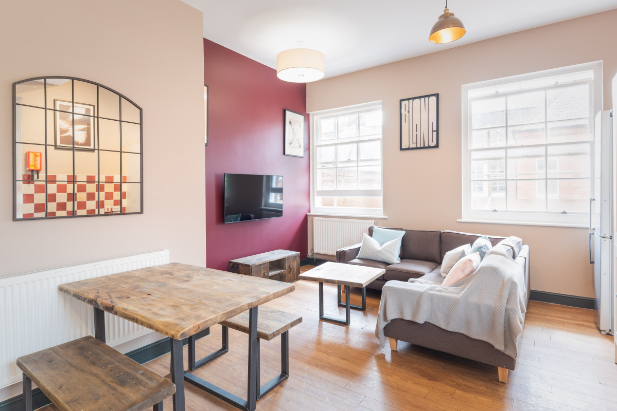 5 bed Block for rent in Exeter. From Student Cribs