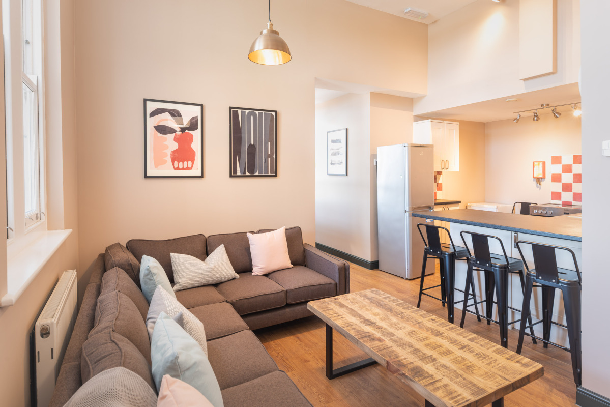 5 bed Block for rent in Exeter. From Student Cribs