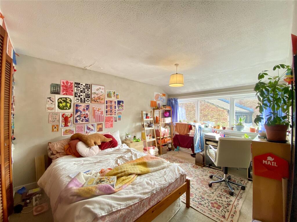 4 bed Detached for rent in Bristol. From Howard - Bristol