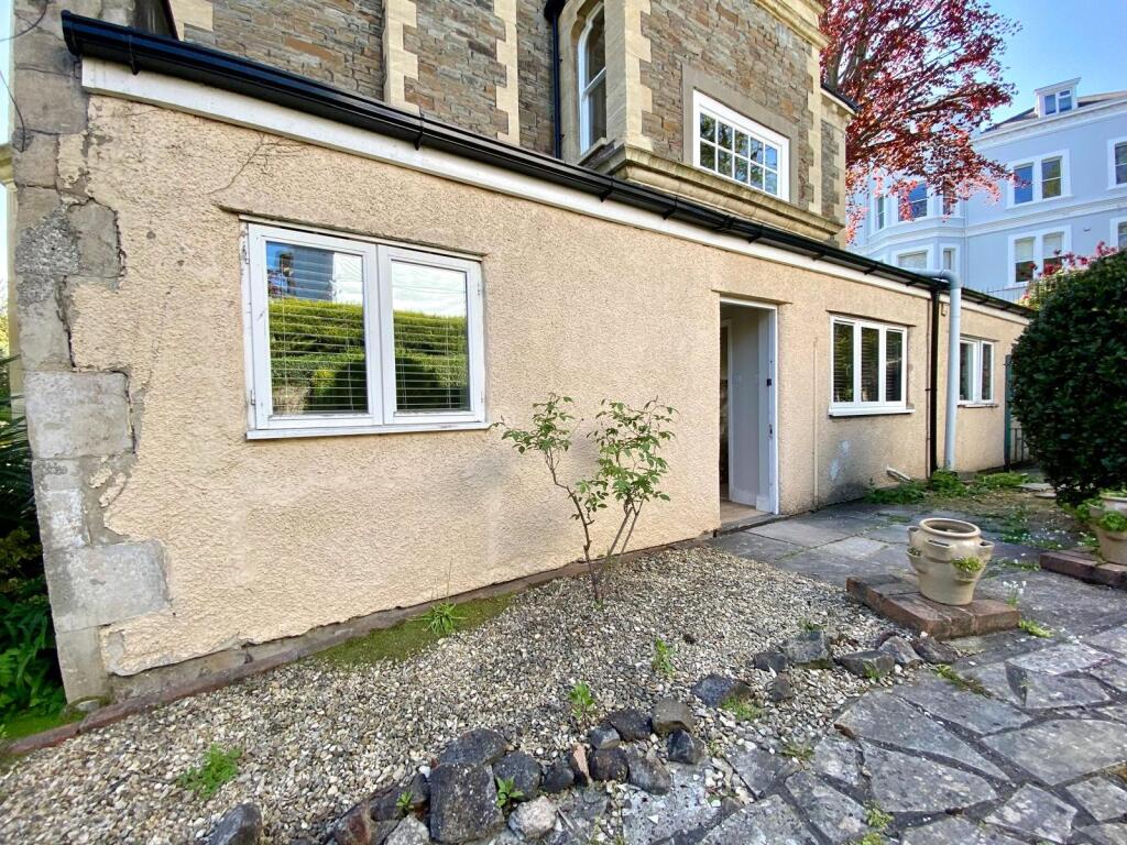 4 bed Apartment for rent in Bristol. From Howard - Bristol
