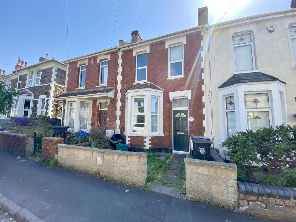 4 bed Mid Terraced House for rent in Broomhill. From Howard - Bristol