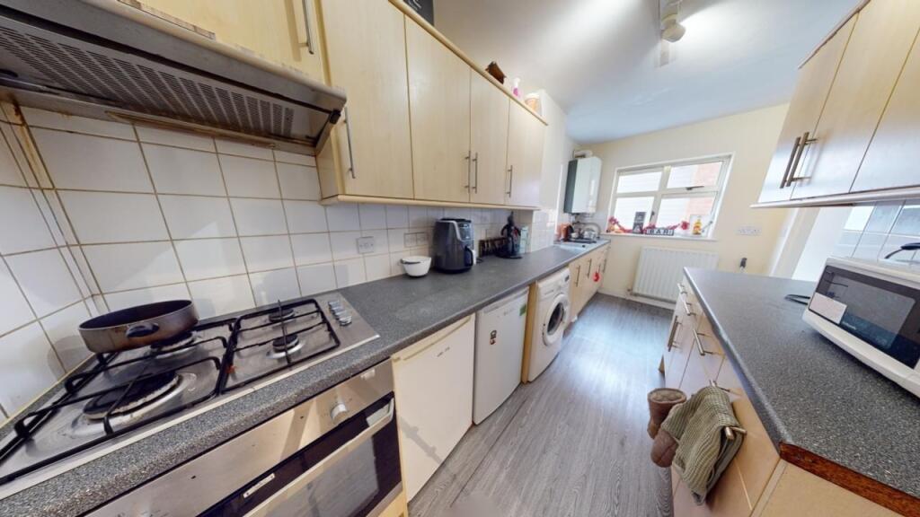 4 bed Mid Terraced House for rent in Nottingham. From Oak Student Letts
