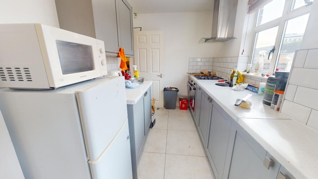 4 bed Mid Terraced House for rent in Nottingham. From Oak Student Letts