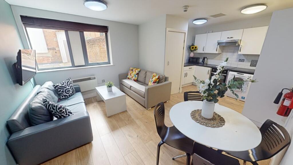 4 bed 1st Floor Flat for rent in Nottingham. From Oak Student Letts