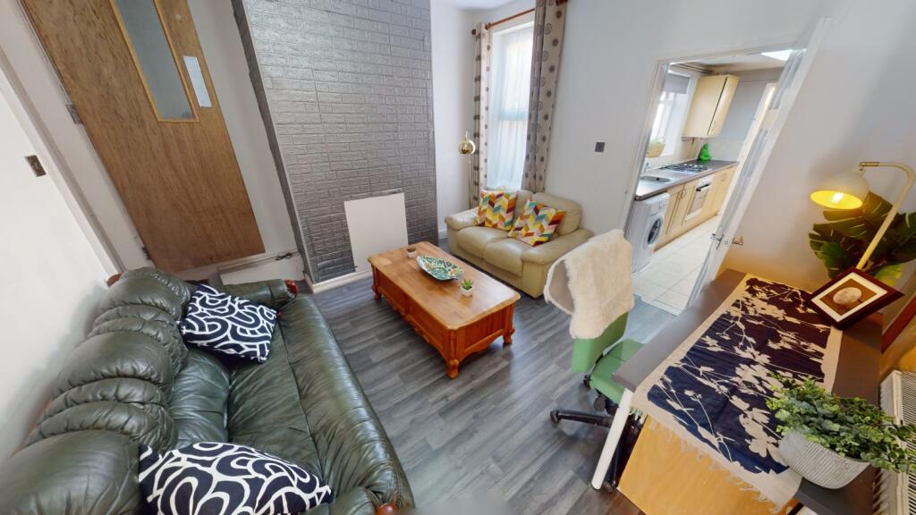 4 bed Mid Terraced House for rent in Nottingham. From Oak Student Letts