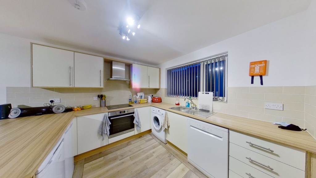 4 bed Mid Terraced House for rent in Nottingham. From Oak Student Letts