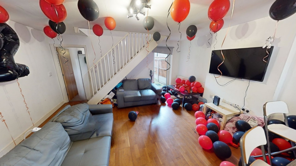 4 bed Town House for rent in Nottingham. From Oak Student Letts