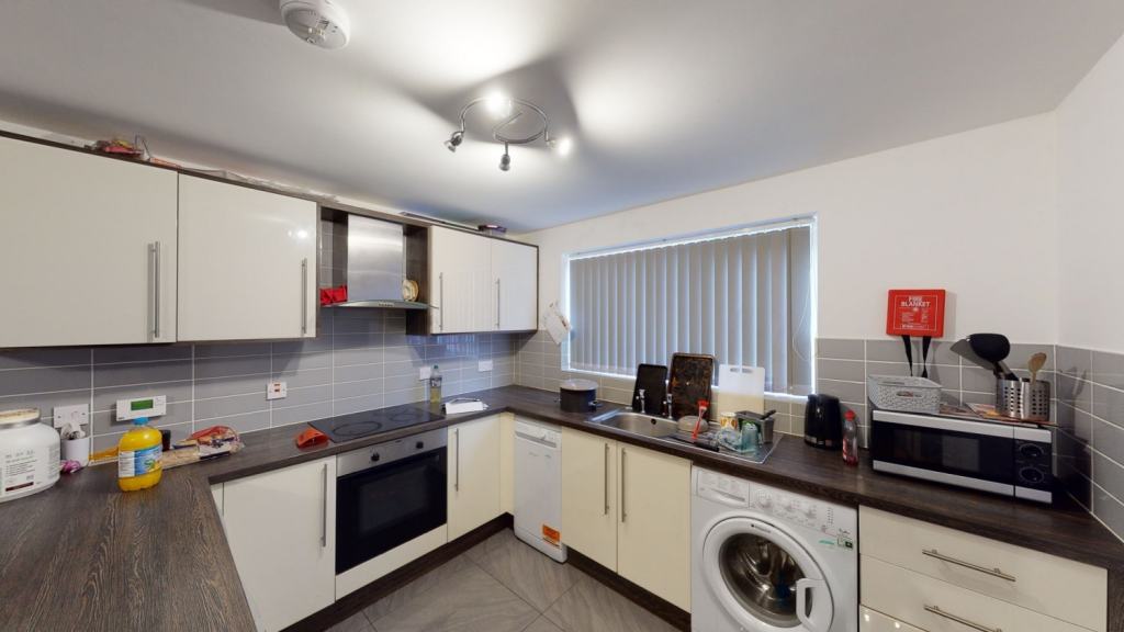 4 bed Mid Terraced House for rent in Nottingham. From Oak Student Letts