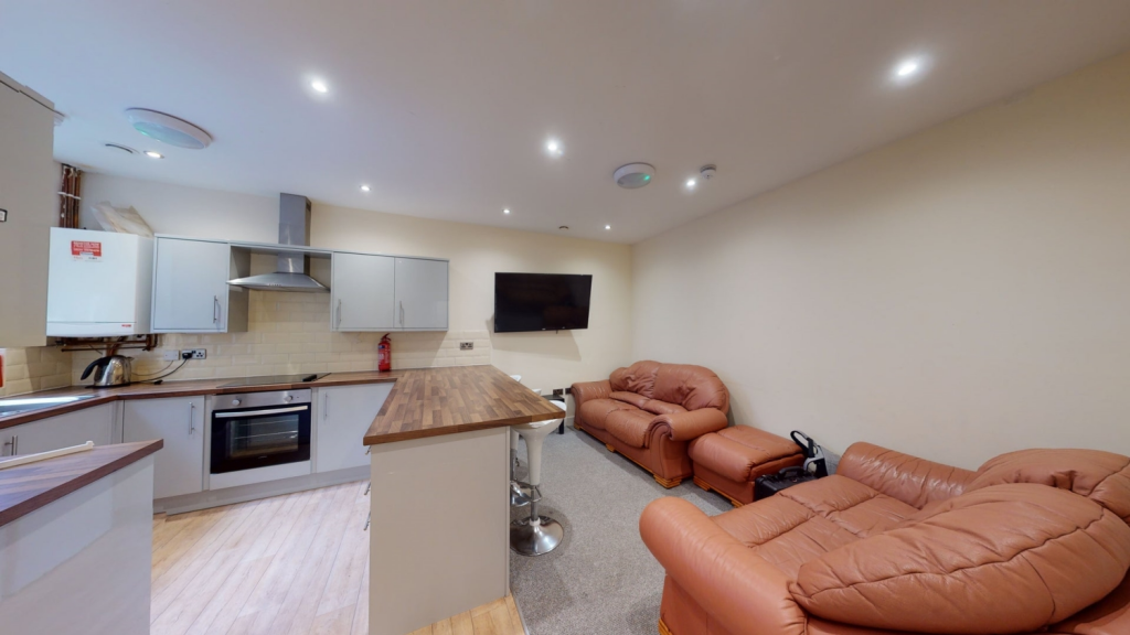 4 bed 1st Floor Flat for rent in Nottingham. From Oak Student Letts