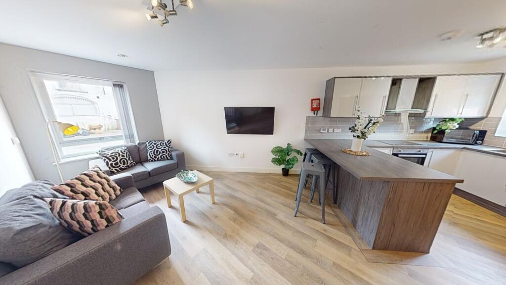 3 bed House (unspecified) for rent in Nottingham. From Oak Student Letts