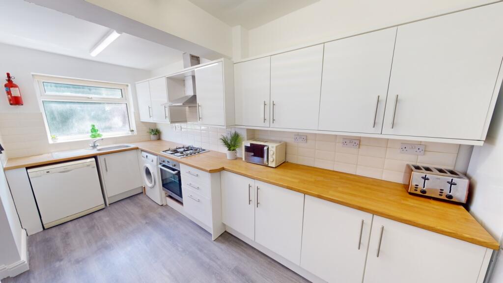 4 bed Mid Terraced House for rent in Nottingham. From Oak Student Letts
