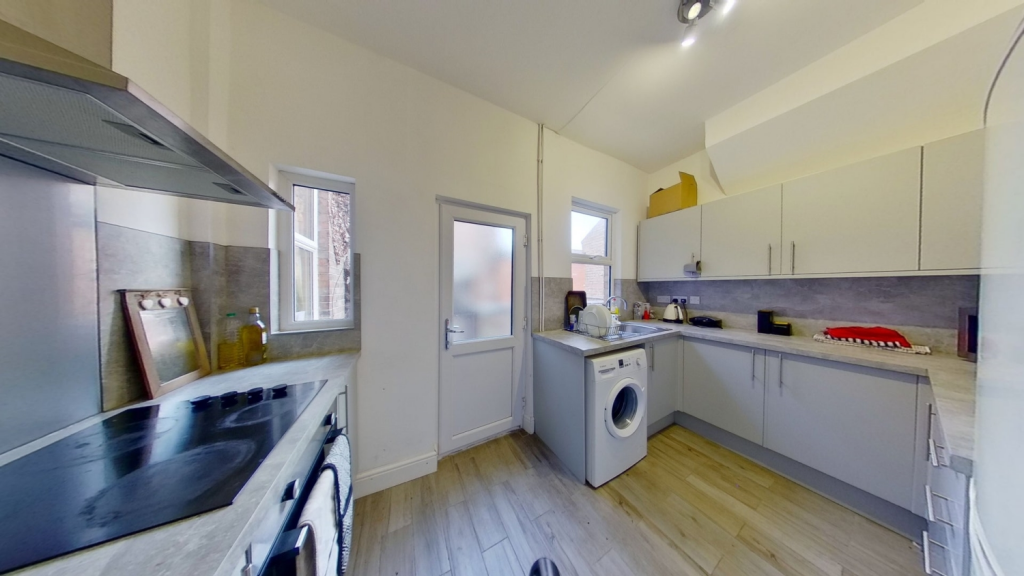 4 bed Mid Terraced House for rent in Nottingham. From Oak Student Letts