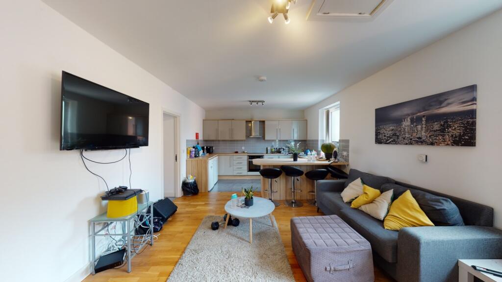 3 bed House (unspecified) for rent in Nottingham. From Oak Student Letts