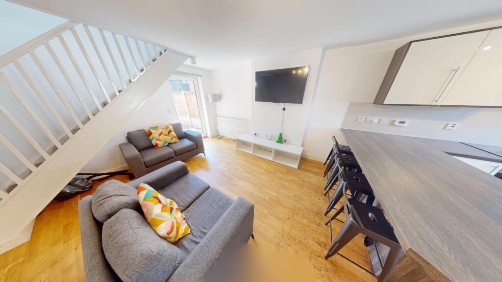 4 bed Town House for rent in Nottingham. From Oak Student Letts 4 bed Town House for rent in Nottingham. From Oak Student Letts