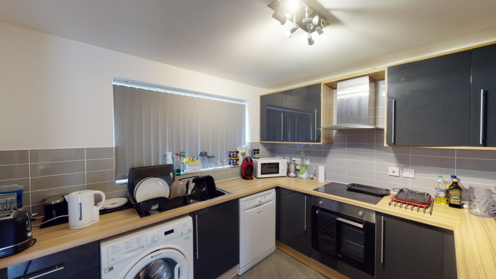 4 bed Mid Terraced House for rent in Nottingham. From Oak Student Letts