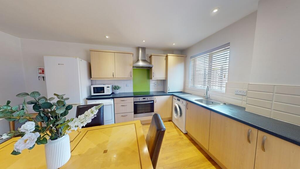 2 bed House (unspecified) for rent in Nottingham. From Oak Student Letts