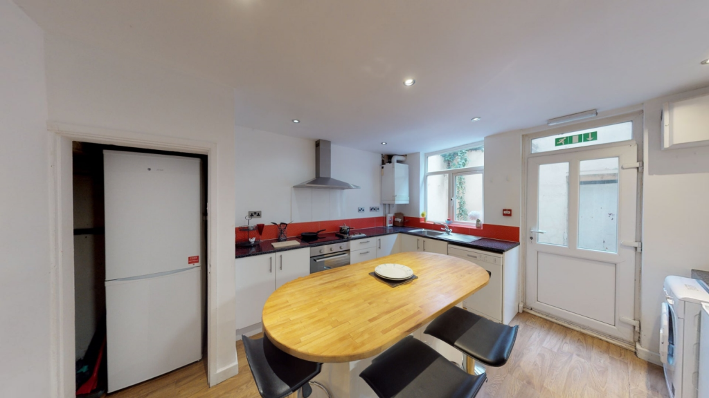 6 bed Semi Detached for rent in Nottingham. From Oak Student Letts