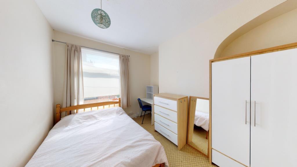 4 bed Mid Terraced House for rent in Nottingham. From Oak Student Letts