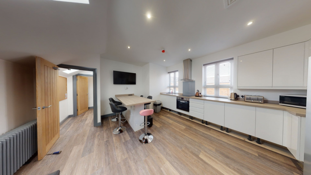 5 bed House (unspecified) for rent in Beeston. From Oak Student Letts