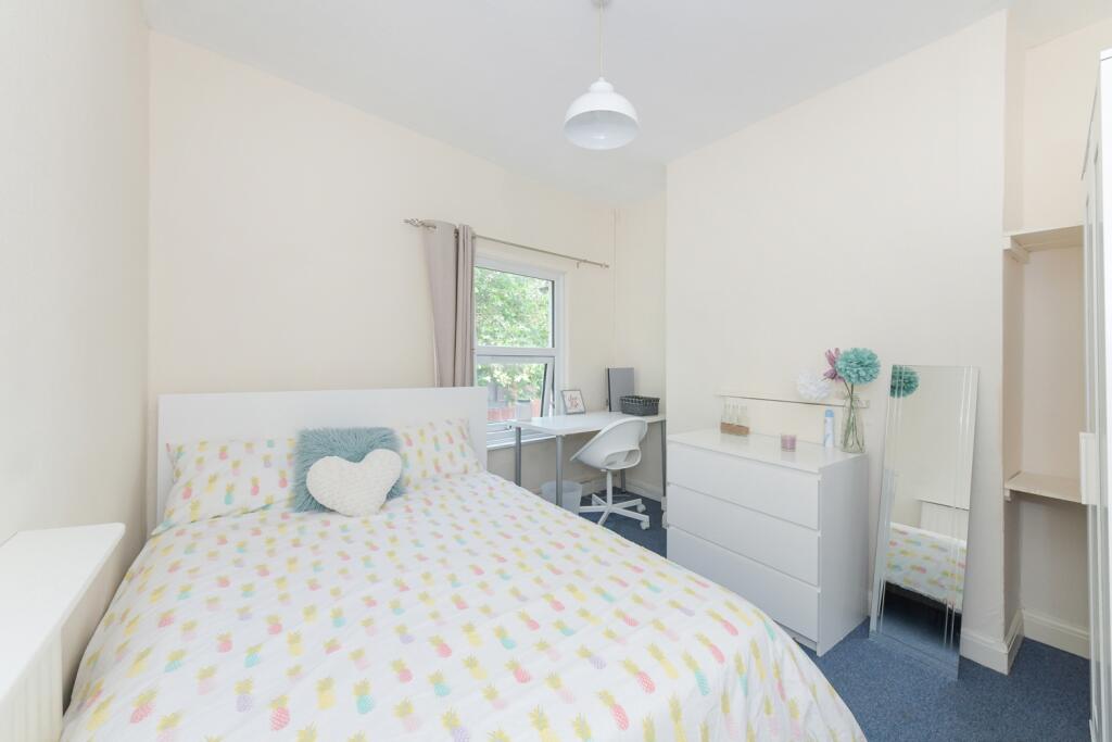 3 bed Mid Terraced House for rent in Nottingham. From Oak Student Letts